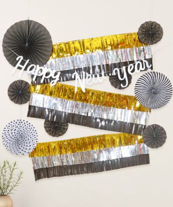 Picture of New Year Party Decor – Shimmering Elegance in Black & Gold!